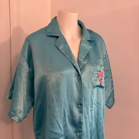 Sarah Spencer size Small Floral Embroidered Vintage Satin Pajama Button Up Top - Picture 9 of 9